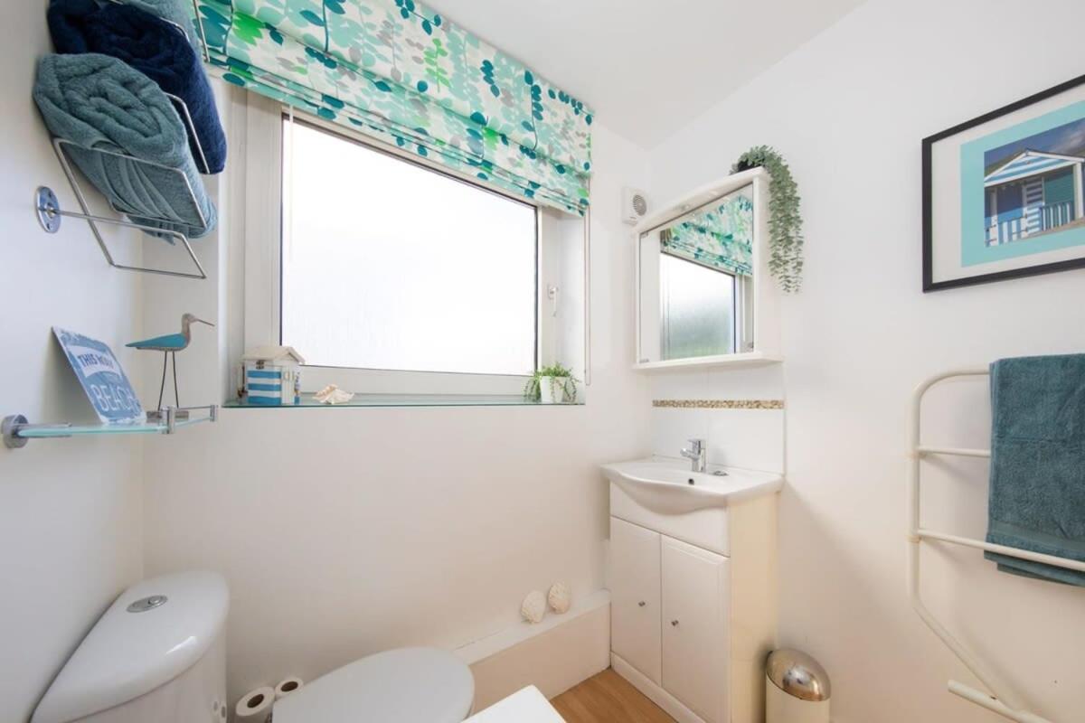Sunny & Modern Near The Beach & Village W Parking Ист-Уиттеринг Экстерьер фото